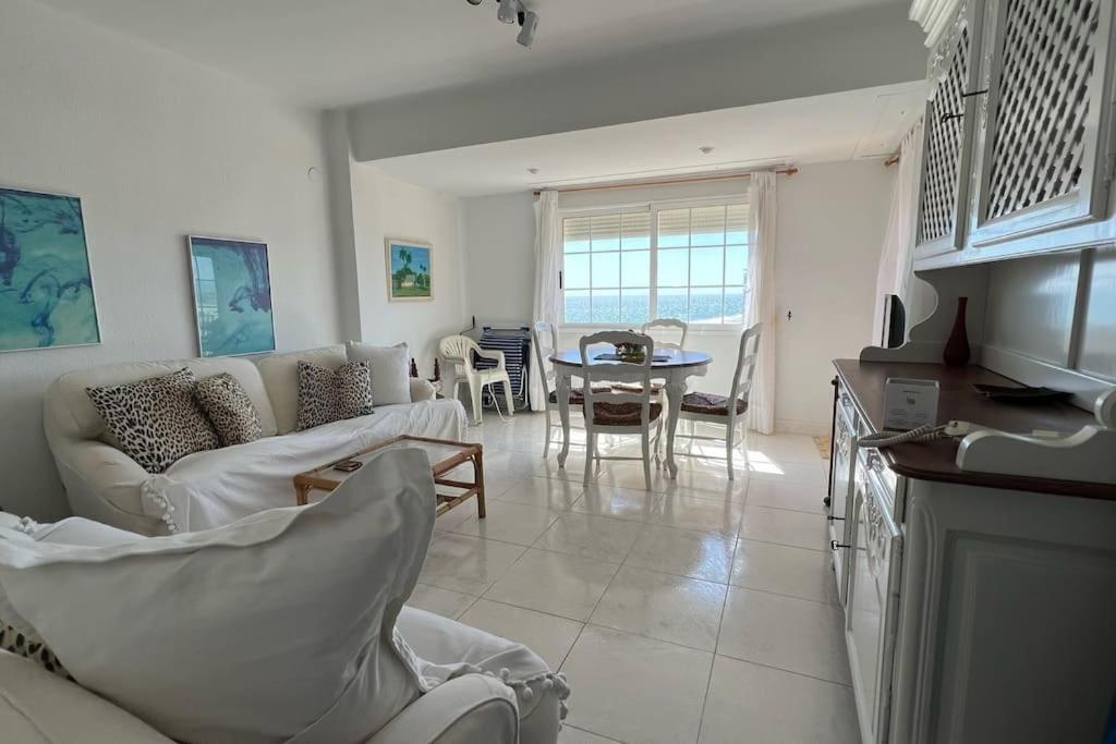 Ferienwohnung Apartamento Con Acceso Directo A La Playa Valencia Exterior foto